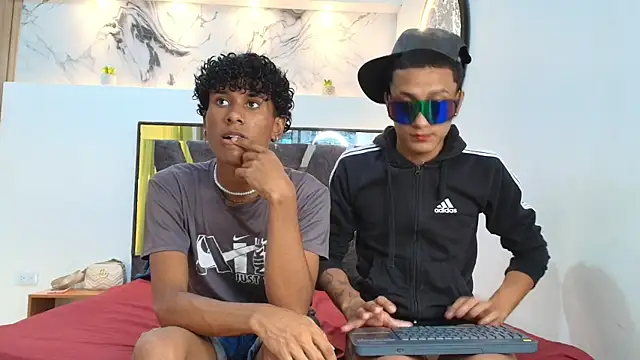 Snapshot of YOUNGS_GUYS chatting on 09.24.25 YOUNGS GUYS online show from 09.24.25