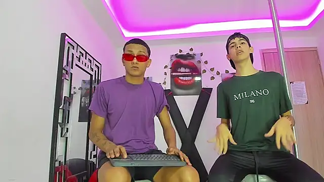 Snapshot of YOUNGS_GUYS chatting on 10.02.25 YOUNGS GUYS online show from 10.02.25