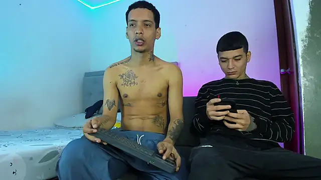 twinkDuohot online show from 04.18.26