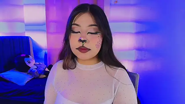 Snapshot of annie-russel chatting on 10.02.25 annie-russel online show from 10.02.25