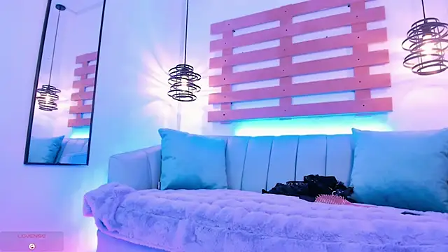 ArianaSantana online show from 09.24.25