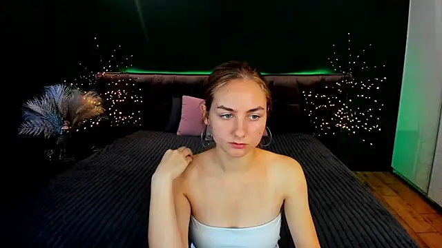 Snapshot of MilaAddams chatting on 09.21.25 MilaAddams online show from 09.21.25