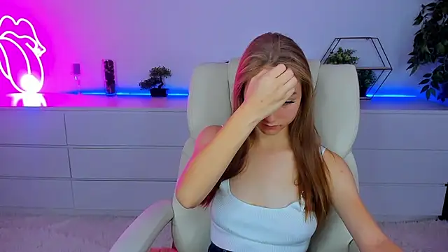 Snapshot of MilaAddams chatting on 10.05.25 MilaAddams online show from 10.05.25