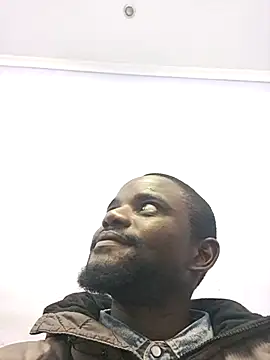 Snapshot of KwaneleK1 chatting on 10.20.25 KwaneleK1 online show from 10.20.25