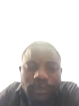 Snapshot of KwaneleK1 chatting on 10.22.25 KwaneleK1 online show from 10.22.25