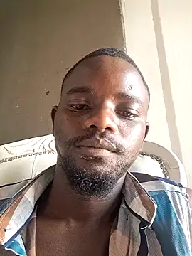 Snapshot of KwaneleK1 chatting on 11.14.25 KwaneleK1 online show from 11.14.25