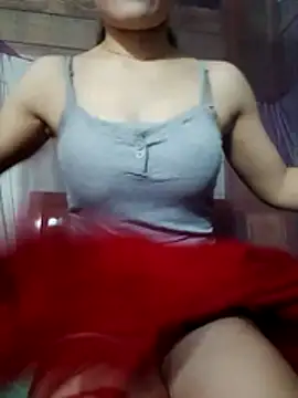 LucyyLy online show from 11.03.25