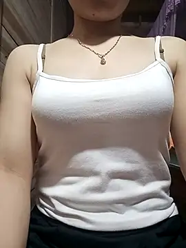 Snapshot of LucyyLy chatting on 04.16.26 LucyyLy online show from 04.16.26