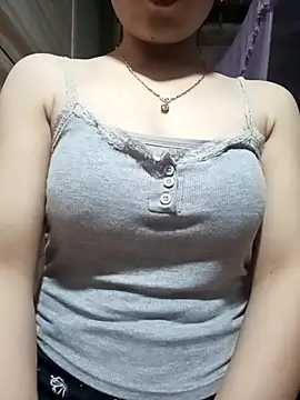 Snapshot of LucyyLy chatting on 04.17.26 LucyyLy online show from 04.17.26