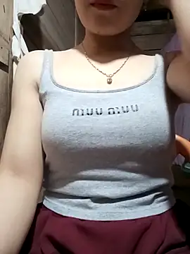 Snapshot of LucyyLy chatting on 04.18.26 LucyyLy online show from 04.18.26
