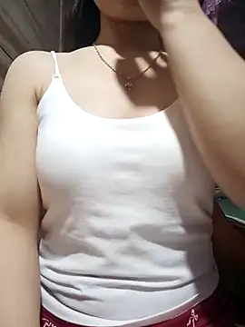 Snapshot of LucyyLy chatting on 05.05.26 LucyyLy online show from 05.05.26