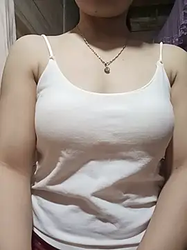 Snapshot of LucyyLy chatting on 05.21.26 LucyyLy online show from 05.21.26