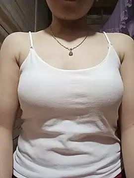 Snapshot of LucyyLy chatting on 05.29.26 LucyyLy online show from 05.29.26