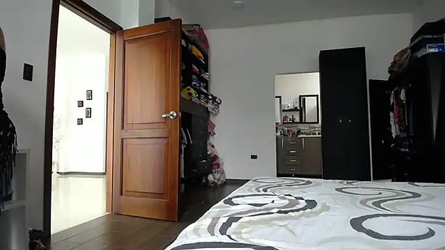 Manuela lara  online show from 02.18.26