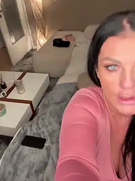 Nola Luxx-offiziell online show from 09.23.25