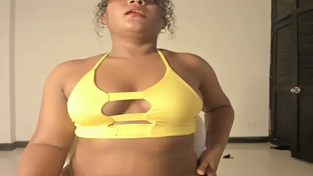 CAROLINNAGOMEZ online show from 10.12.25