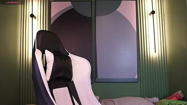 Tayler Kim online show from 10.09.25