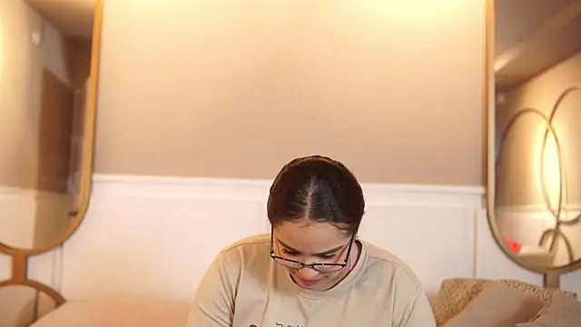 Tayler Kim online show from 10.11.25