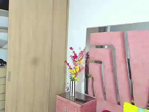 MaraKarly online show from 10.20.25