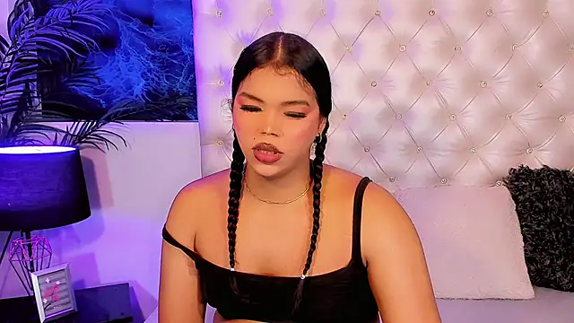 Valeria Swett  online show from 05.18.26