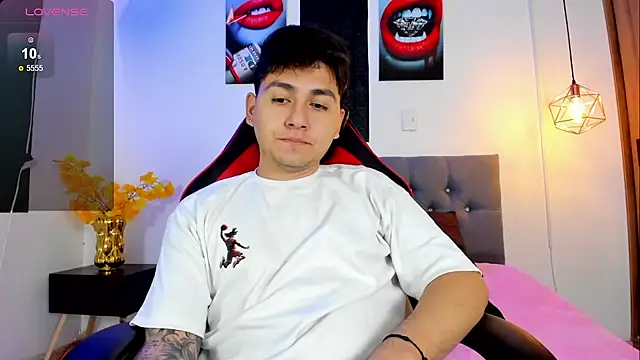 Snapshot of Nicolas_James_Sc chatting on 09.12.25 Nicolas James Sc online show from 09.12.25