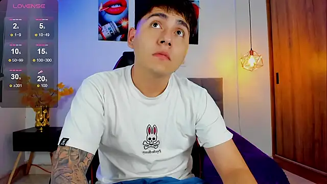 Snapshot of Nicolas_James_Sc chatting on 09.17.25 Nicolas James Sc online show from 09.17.25