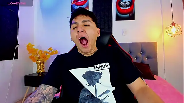 Snapshot of Nicolas_James_Sc chatting on 09.23.25 Nicolas James Sc online show from 09.23.25