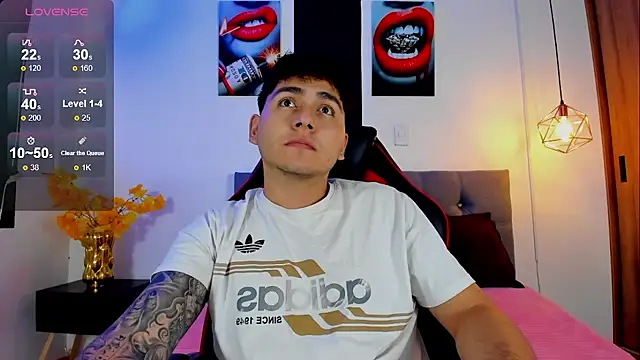 Snapshot of Nicolas_James_Sc chatting on 09.24.25 Nicolas James Sc online show from 09.24.25