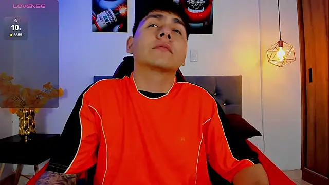 Snapshot of Nicolas_James_Sc chatting on 10.11.25 Nicolas James Sc online show from 10.11.25