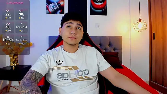 Snapshot of Nicolas_James_Sc chatting on 10.15.25 Nicolas James Sc online show from 10.15.25