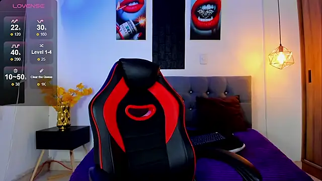 Snapshot of Nicolas_James_Sc chatting on 10.22.25 Nicolas James Sc online show from 10.22.25