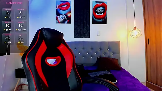 Snapshot of Nicolas_James_Sc chatting on 11.06.25 Nicolas James Sc online show from 11.06.25