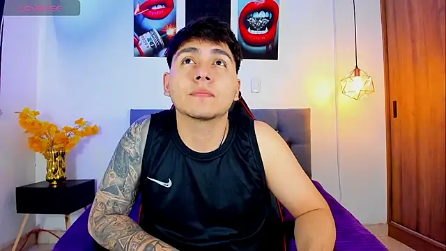 Snapshot of Nicolas_James_Sc chatting on 11.07.25 Nicolas James Sc online show from 11.07.25