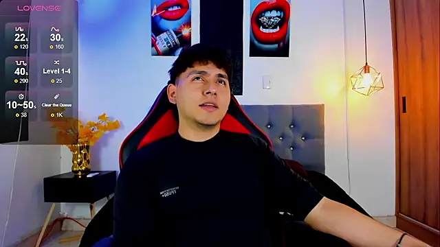 Snapshot of Nicolas_James_Sc chatting on 11.13.25 Nicolas James Sc online show from 11.13.25