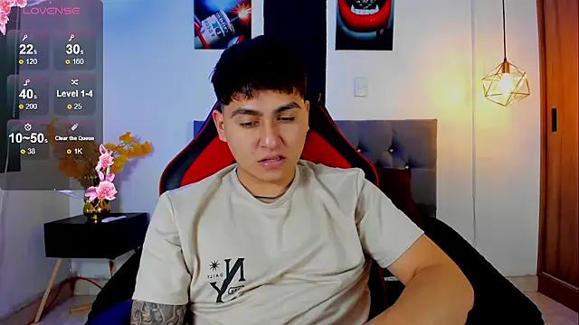 Snapshot of Nicolas_James_Sc chatting on 11.18.25 Nicolas James Sc online show from 11.18.25