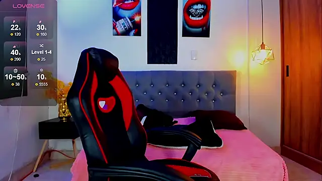 Snapshot of Nicolas_James_Sc chatting on 11.29.25 Nicolas James Sc online show from 11.29.25