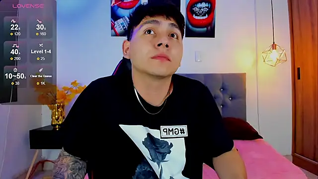 Snapshot of Nicolas_James_Sc chatting on 11.30.25 Nicolas James Sc online show from 11.30.25