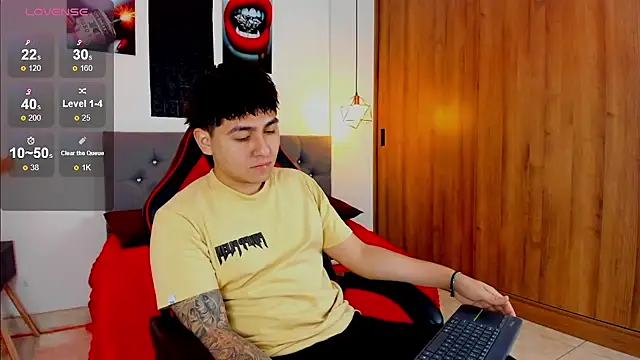 Snapshot of Nicolas_James_Sc chatting on 12.22.25 Nicolas James Sc online show from 12.22.25