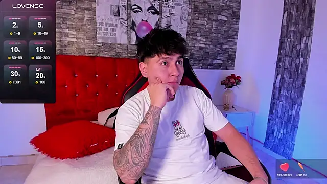 Snapshot of Nicolas_James_Sc chatting on 03.04.26 Nicolas James Sc online show from 03.04.26