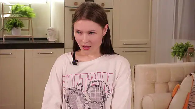 LynHillaire online show from 09.15.25