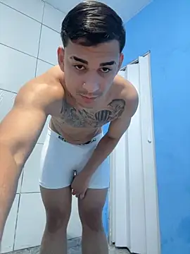 Snapshot of condenovin chatting on 09.15.25 condenovin online show from 09.15.25