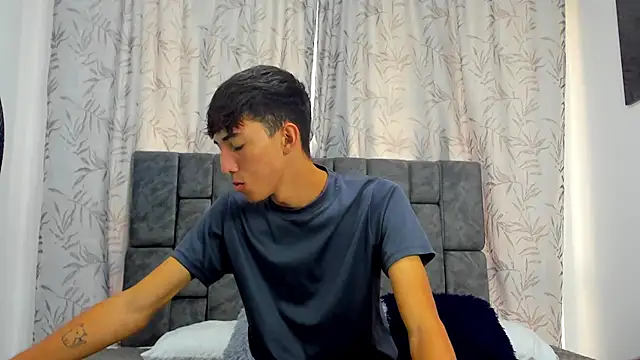 Maikol Ortiz online show from 12.02.25