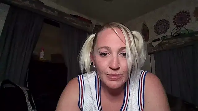LyraShade89 online show from 10.07.25