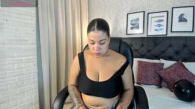 sophie  blare online show from 04.17.26