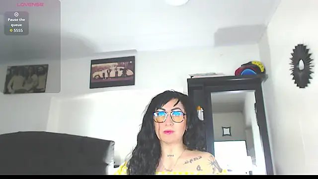 Vicky hotmilf online show from 10.30.25