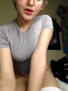 elizabeth05 online show from 10.19.25