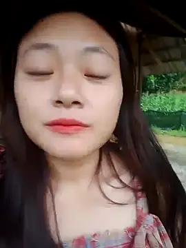 mai-xinh online show from 09.29.25