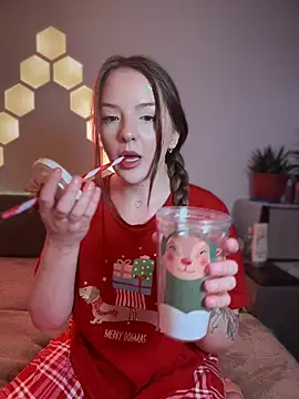 Snapshot of -Meowy- chatting on 12.14.25 -Meowy- online show from 12.14.25