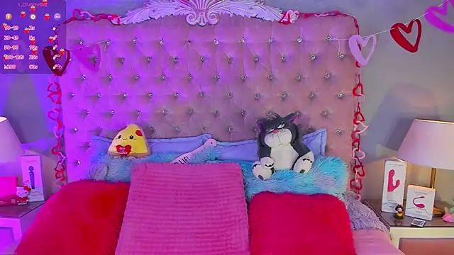 LindaWz  online show from 02.19.26