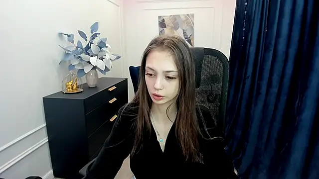 EmilyGraydis online show from 11.21.25